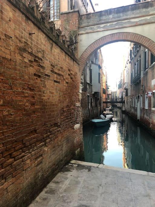 Walk On The Water ✧ 5 Minutes To Rialto Bridge Apartment Venice Exterior photo