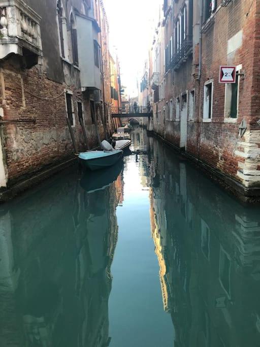 Walk On The Water ✧ 5 Minutes To Rialto Bridge Apartment Venice Exterior photo