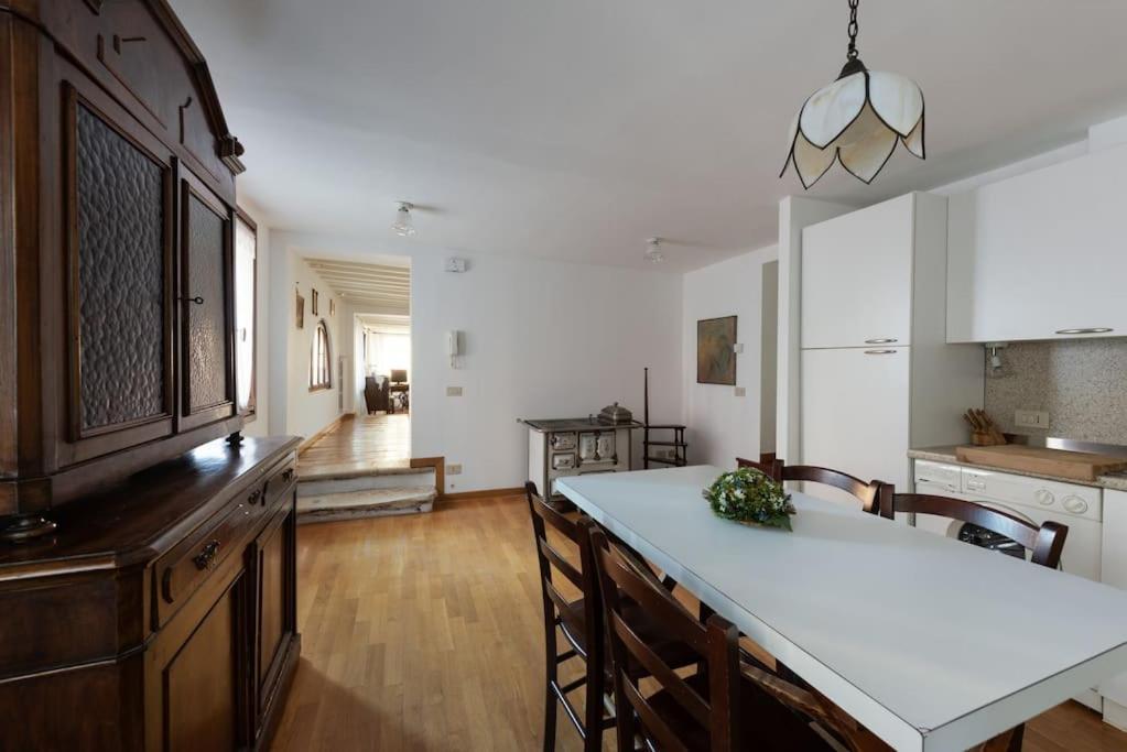 Walk On The Water ✧ 5 Minutes To Rialto Bridge Apartment Venice Exterior photo
